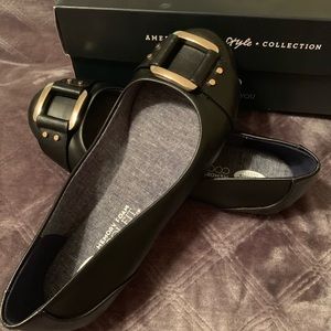 Dr Scholl’s NWOT 8W Black Flats